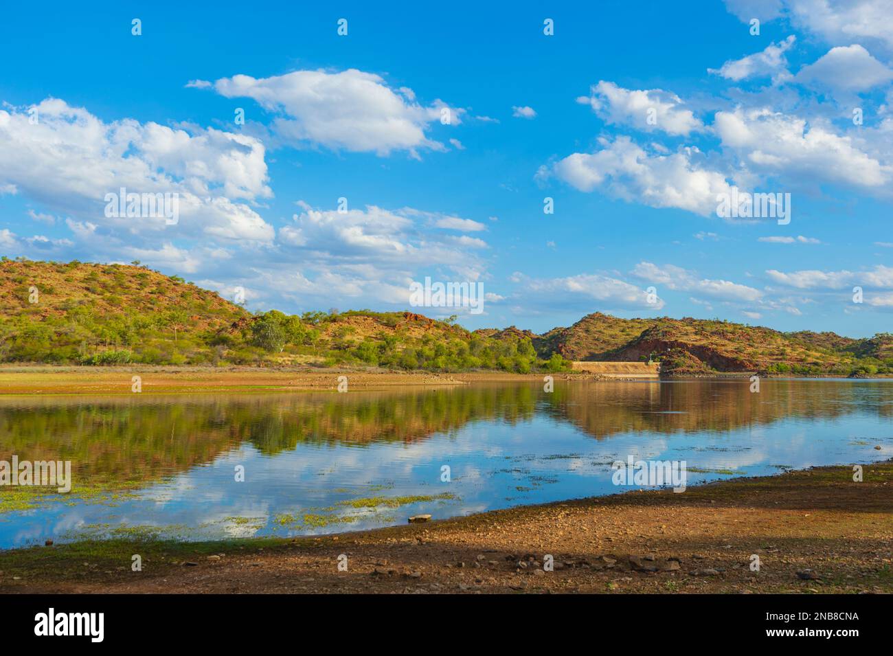 Ruhiger Blick auf den See am Corella Dam, Queensland, QLD, Australien Stockfoto