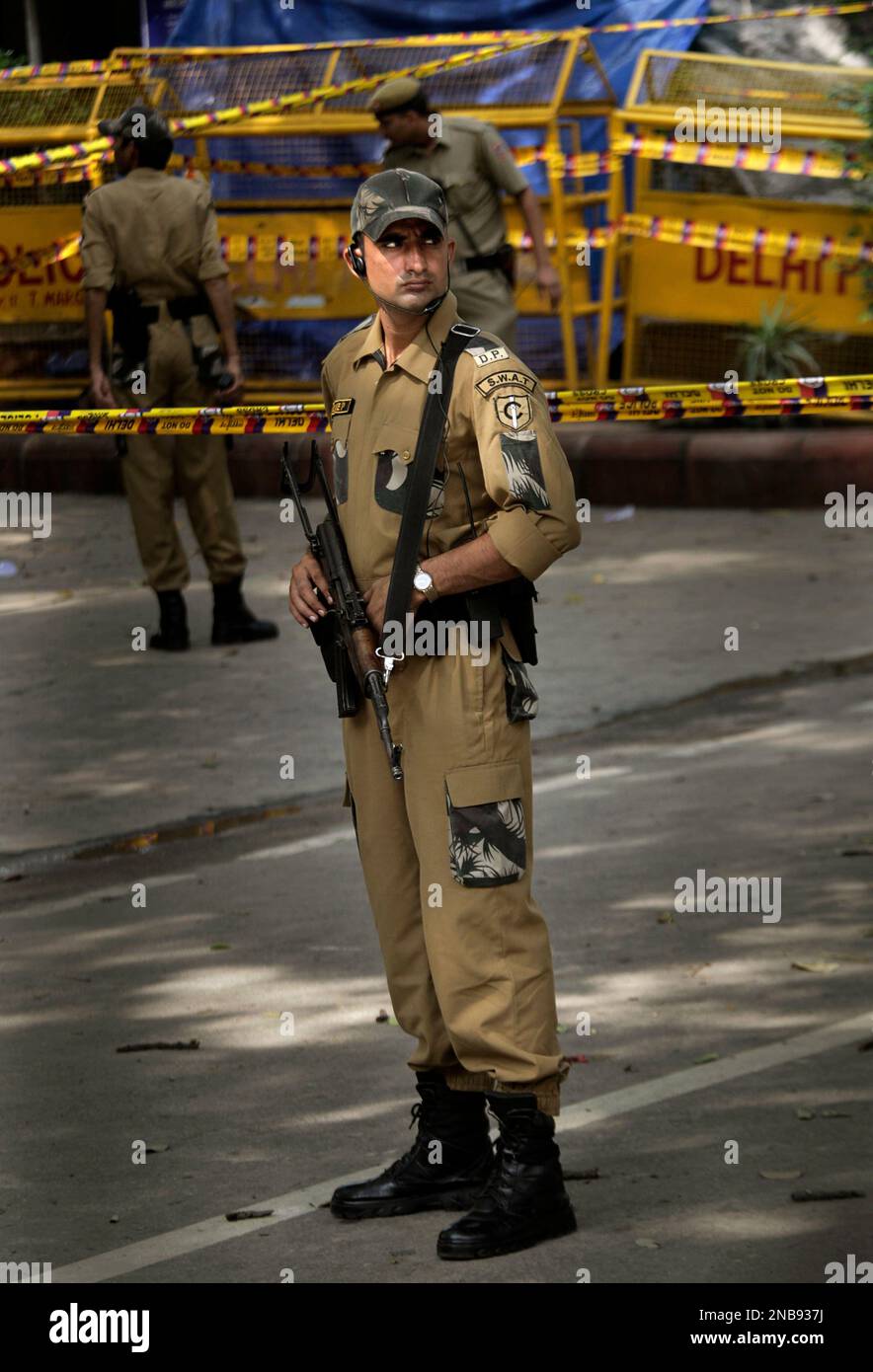 Tips ⁢and Tricks for⁢ Successfully Completing the Delhi Police Online Form