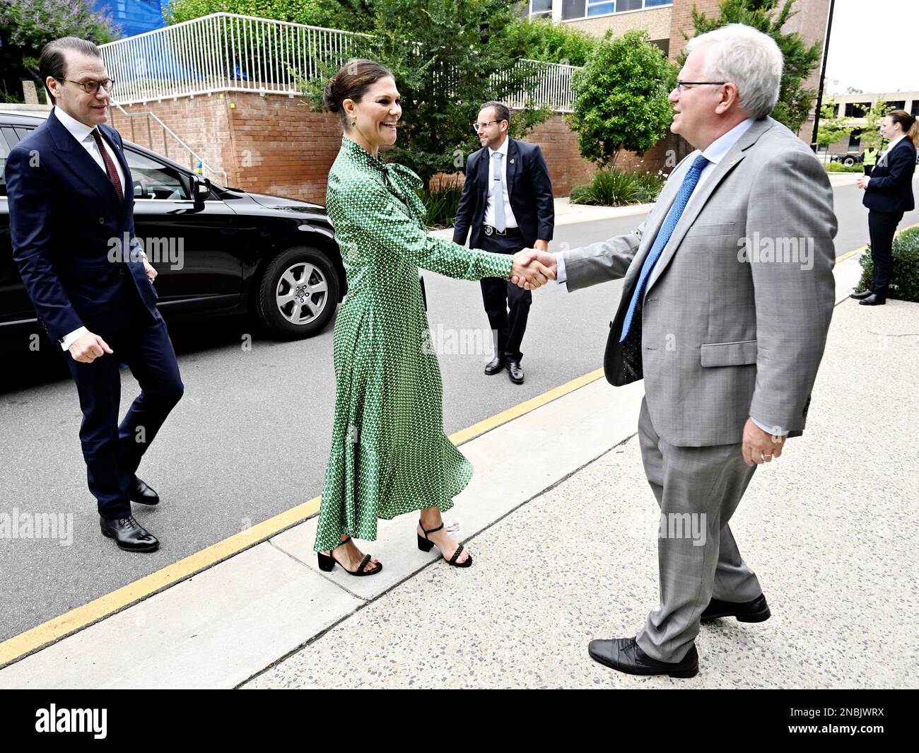 Crown Princess Victoria und Prince Daniel nehmen am 14. Februar 2023 an einem Klimaschutztreffen an der Australian National University in Canberra, Australien, Teil. Stockfoto