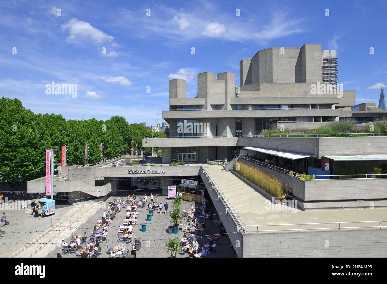 London, England, UK. Nationaltheater (Royal National Theatre) auf der South Bank (Denys Lasdun: 1976) Stockfoto