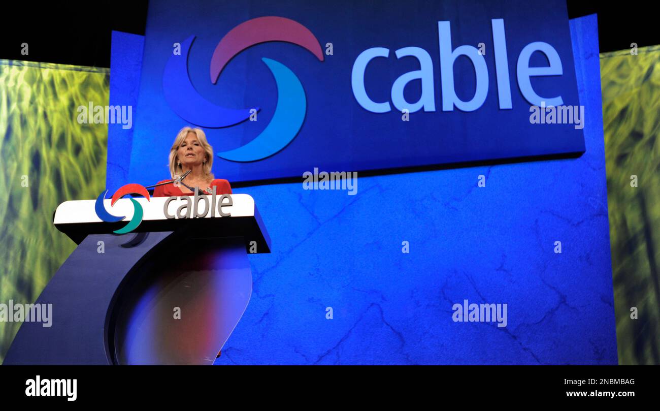 Jill Biden, wife of Vice President Joe Biden, speaks at the National Cable & Telecommunications Association's Cable Show 2011 at McCormick Place on Thursday, June 16, 2011, in Chicago. (AP Photo/Paul Beaty) Stockfoto