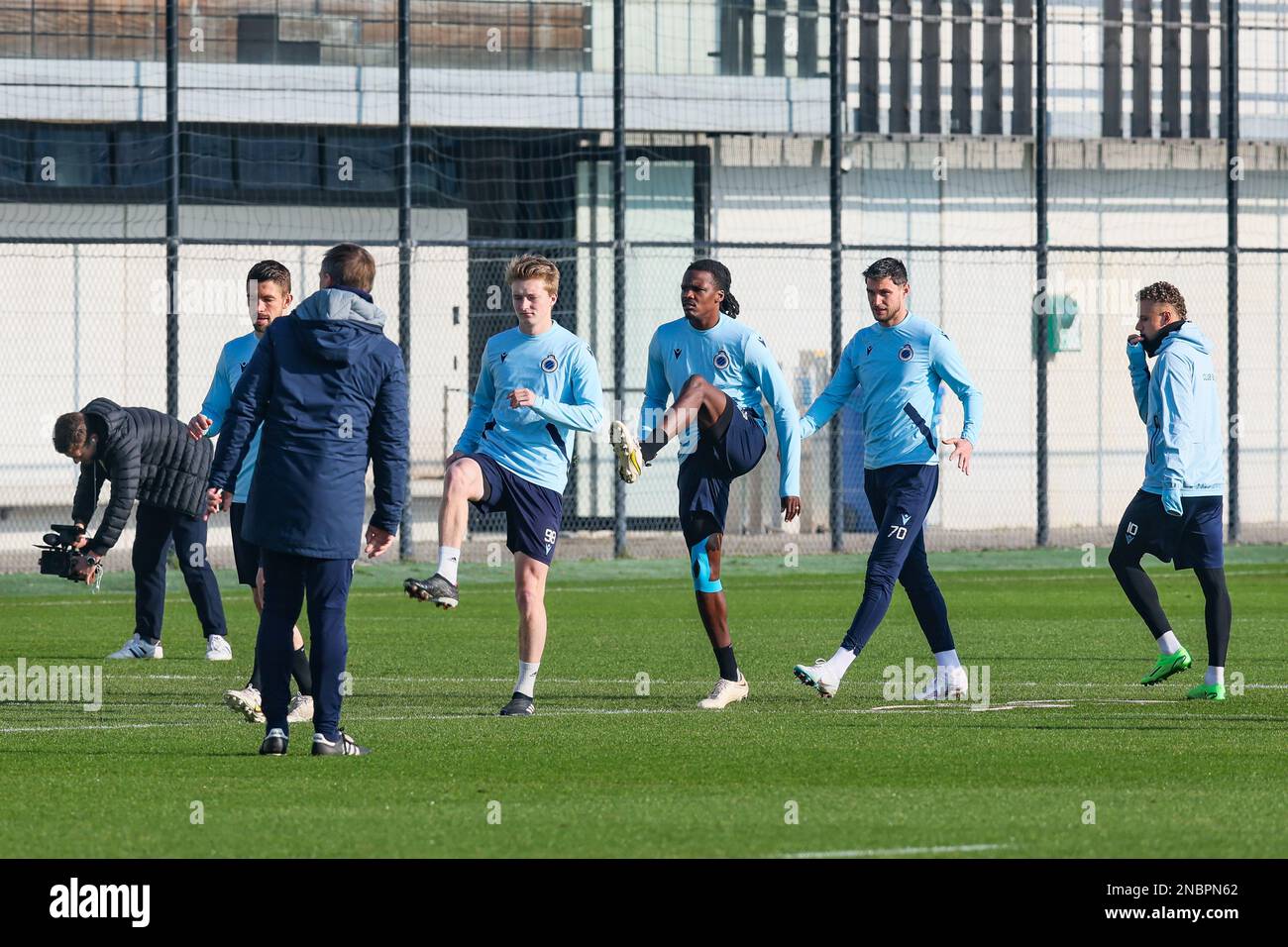 Knokke, 14./02./2023, Vereinsspieler, die während einer Trainingssitzung des belgischen Fußballteams Club Brugge KV am Dienstag, den 14. Februar 2023 im Basecamp in Knokke im Vorfeld des morgigen Spiels gegen den Portguese-Verein Benfica lisbon, der ersten Etappe der Runde 16 des UEFA Champions League-Wettbewerbs, fotografiert wurden. BELGA FOTO BRUNO FAHY Stockfoto