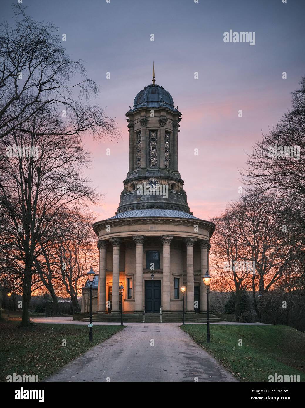 Saltaire United Reformed Church Building, ein denkmalgeschütztes Gebäude der Kategorie 1, entworfen von Lockwood und Mawson und bezahlt vom Philanthropen Sir Titus Salt Stockfoto