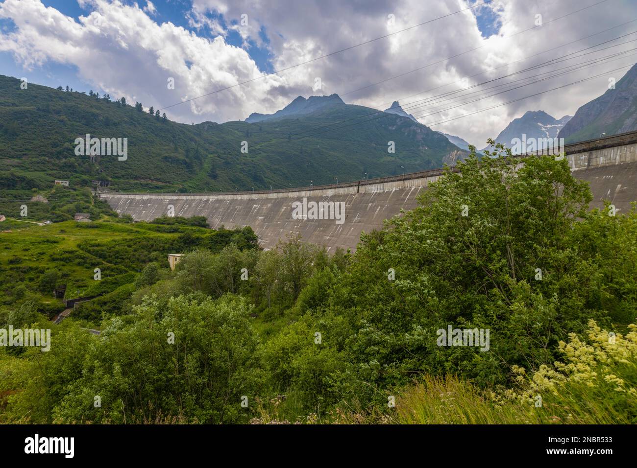 Blick auf den Morasco Lake Damm im Formazza-Tal und die Provinz Verbano-Cusio-Ossola, Italien Stockfoto