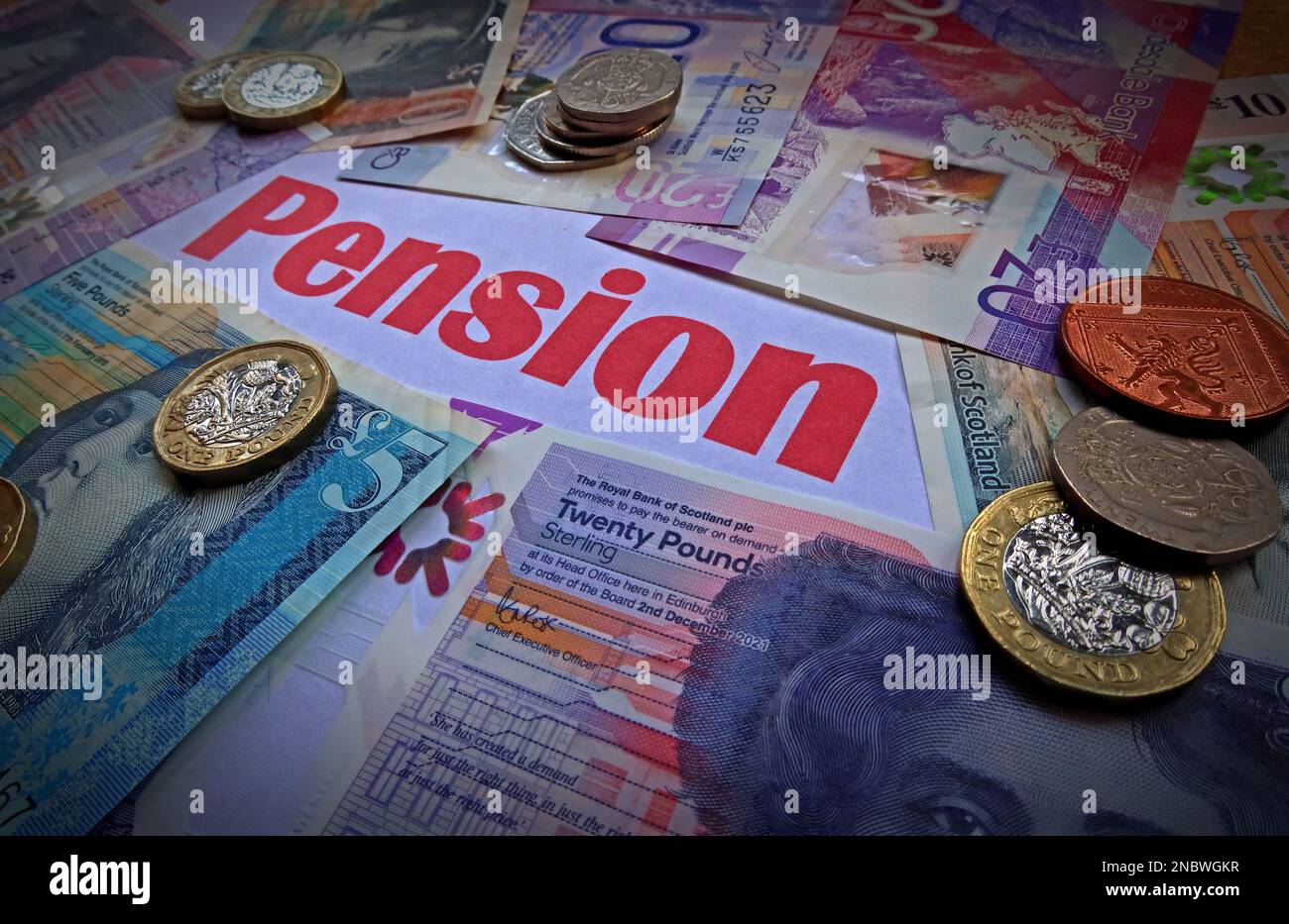 Pensionen in Schottland, Beitragszahlungen, Investitionen in Bargeld Stockfoto