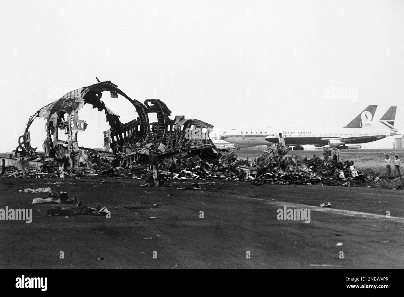 Wreckage of the KLM and Panam Jumbo jets on the runway of Los Rodeos Airport, Santa Cruz de Tenerife, on April 7, 1977. More than 550 passengers and crew lost their lives when the two planes collided in fog on March 27. (AP Photo) Stockfoto