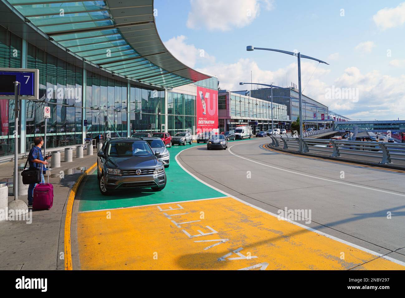 MONTREAL, KANADA -14 SEP 2022- Blick auf den Montreal Pierre Elliott Trudeau International Airport (YUL), früher bekannt als Dorval. Es ist der belebteste ai Stockfoto