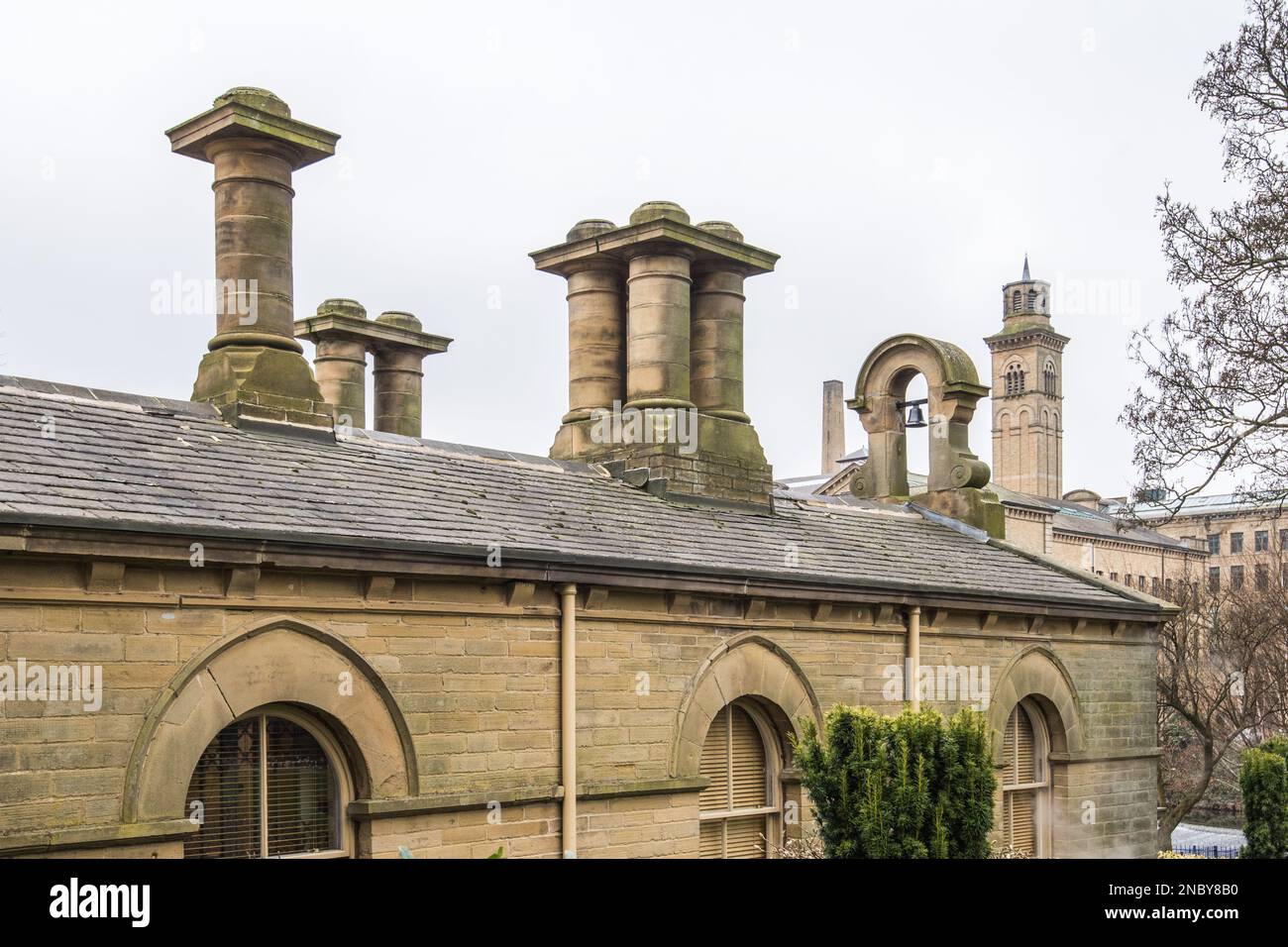 Park-Keeper's Lodge am Eingang zum Roberts Park, Saltaire, renoviert, als der Park vor einigen Jahren renoviert wurde. Büro und Hauptquartier von Park Ranger. Stockfoto