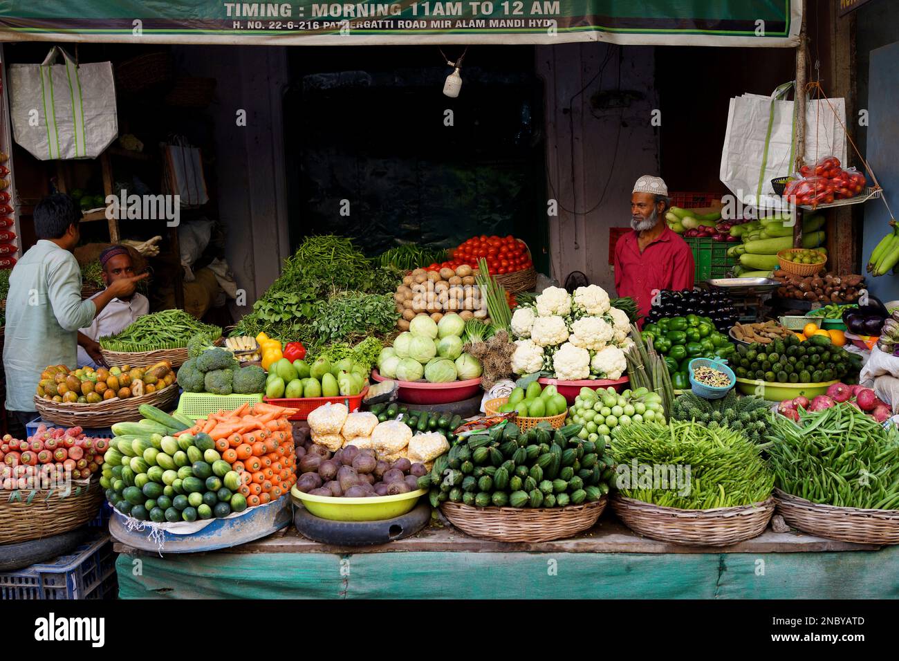 Frisches Obst und Gemüse Alter Markt in der Pathergatti Road rund um das historische Charminar Hyderabad India Andhra Pradesh Stockfoto