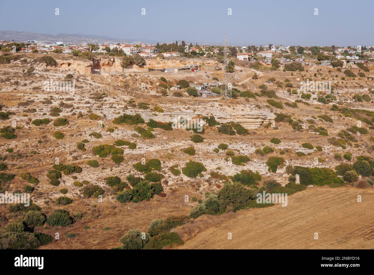 Blick von einer Straße im Stadtteil Limassol im Inselland Zyperns Stockfoto