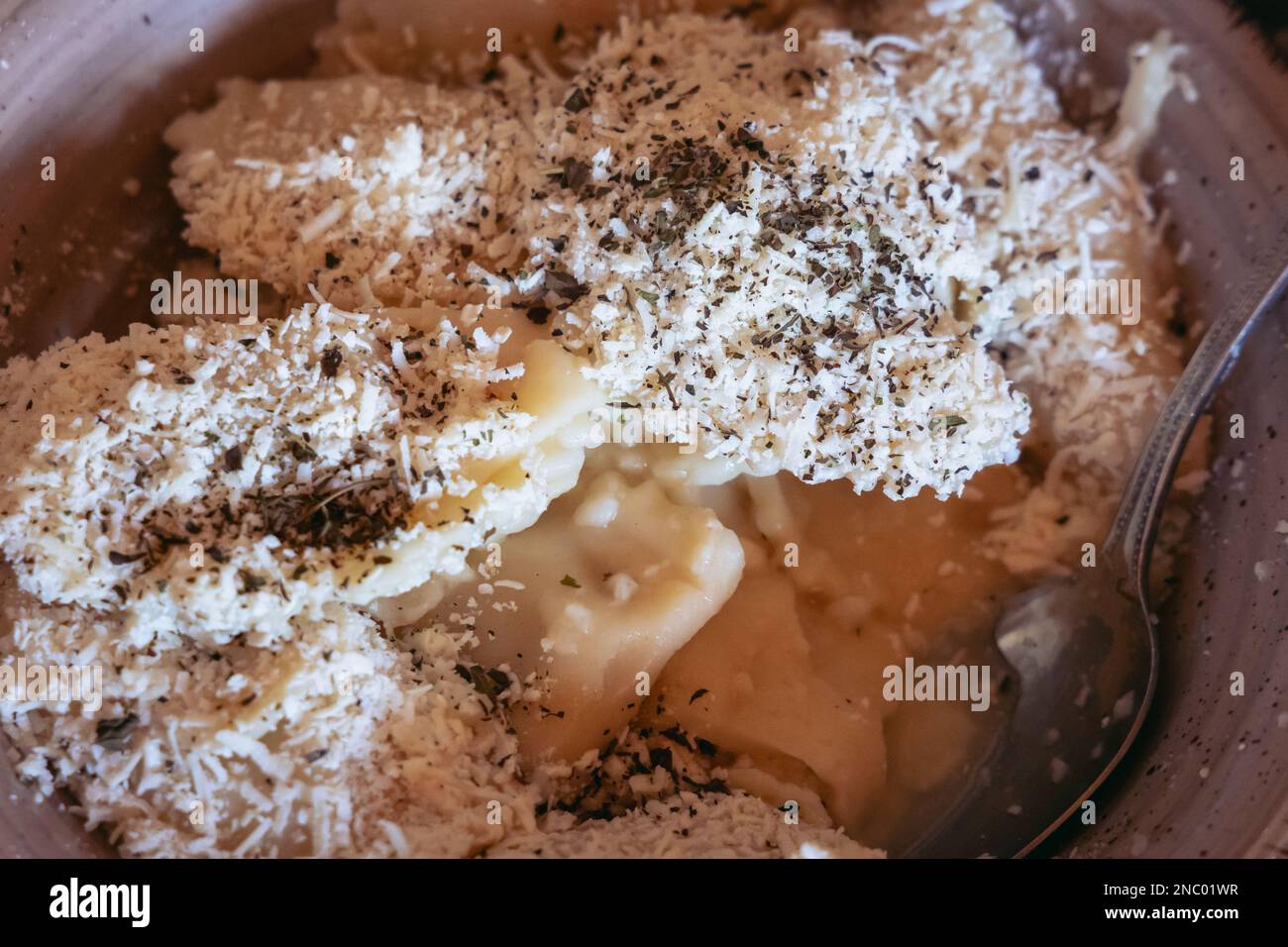 Teigtaschen mit Käse, ein Gericht in Zypern Stockfoto