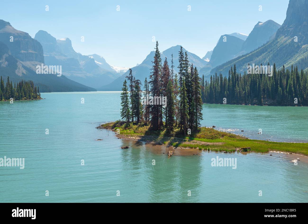 Spirit Island und kanadische rockies mit Maligne Lake, Jasper National Park, Alberta, Kanada. Stockfoto