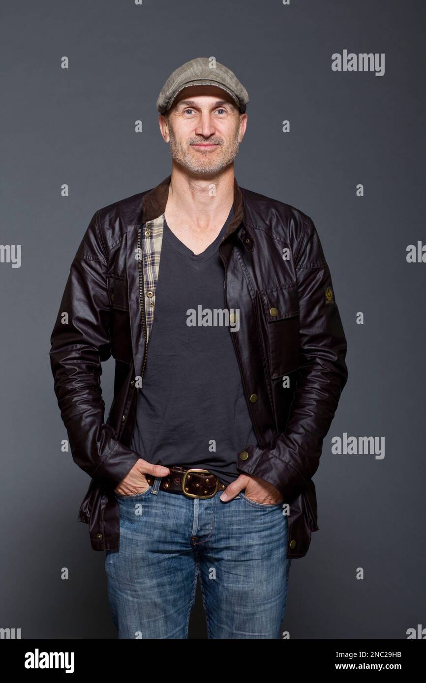 Craig Gillespie, director of the film, "Fright Night," poses backstage at CinemaCon, the official convention of the National Association of Theater Owners on Tuesday, March 29, 2011, in Las Vegas. (AP Photo/Eric Jamison) Stockfoto