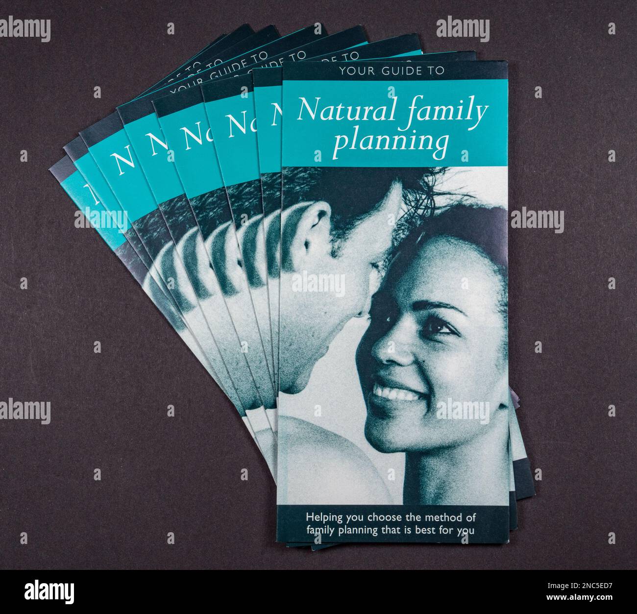 „Natural Family Planning“-Broschüre, herausgegeben von der FPA (Family Planning Association), Großbritannien, im Juli 2002. Stockfoto