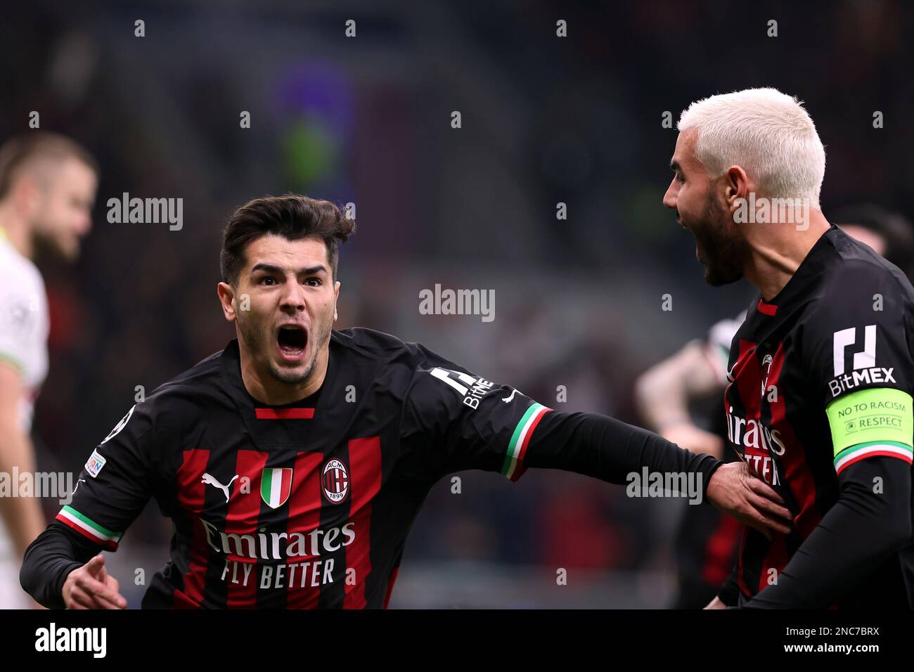 Brahim Diaz von AC Mailand feiert das erste Tor seiner Mannschaft im Spiel während der UEFA Champions League-Runde mit 16 Spielen in der ersten Etappe im San Siro Stadium, Mailand, Italien. Foto: Dienstag, 14. Februar 2023. Stockfoto