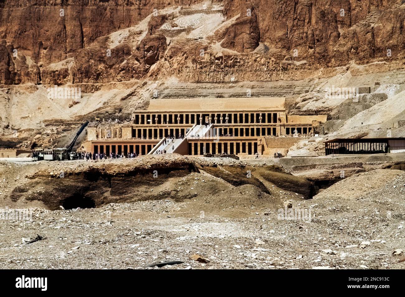 Tal der Königinnen, Luxor, Ägypten. Leichentempel der Königin Hatschepsut, in Deir el Bahri, 26. März 2013. DavidSmith/AlamyContributor Stockfoto