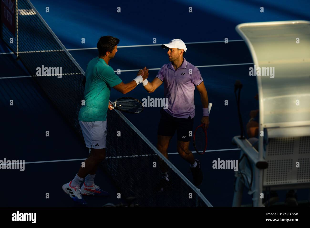 DELRAY BEACH, Florida - 14. FEBRUAR: Radu Albot von Moldawien besiegt Fernando Verdasco von Spanien am 2. Tag des Delray Beach Open im Delray Beach Tennis Center am 12. Februar 2023. (Foto: Mauricio Paiz) Stockfoto