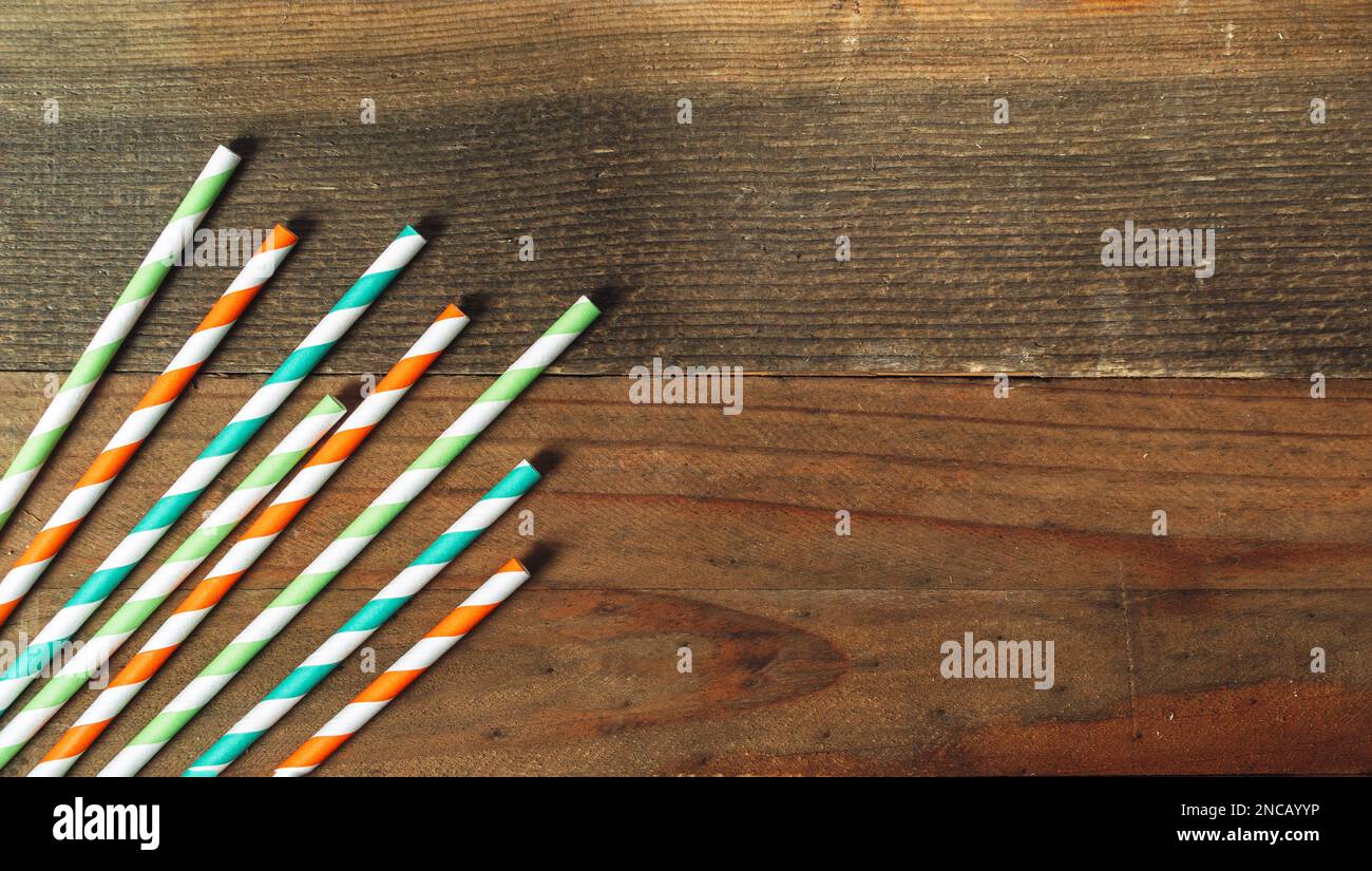 St. Mehrfarbige Strohhalme zum Patrick's Day für Cocktails Stockfoto