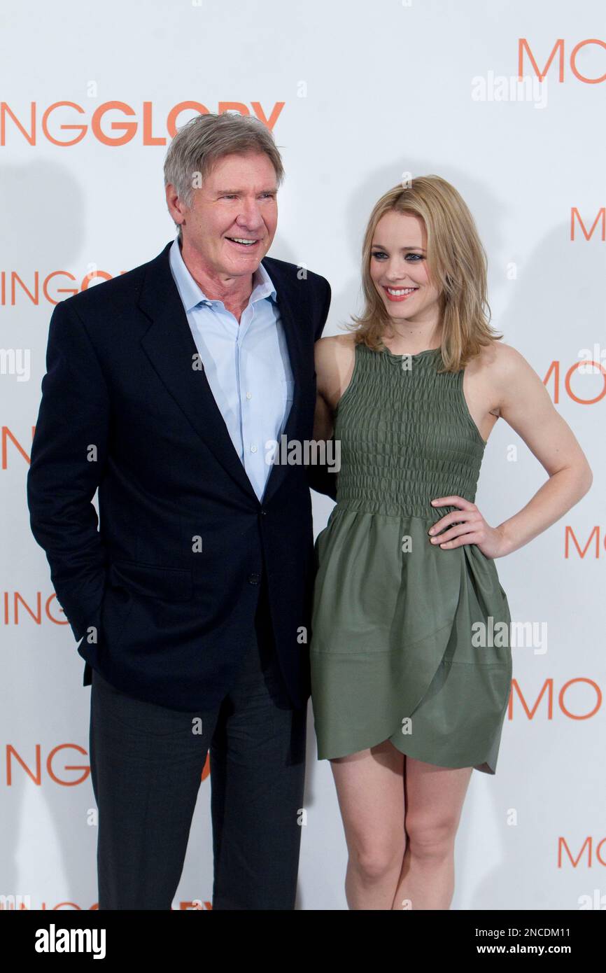U.S. actor Harrison Ford, left, and Canadian actress Rachel McAdams, right, promote the new movie 'Morning Glory' in Madrid, Thursday, Jan. 13, 2011. (AP Photo/Arturo Rodriguez) Stockfoto