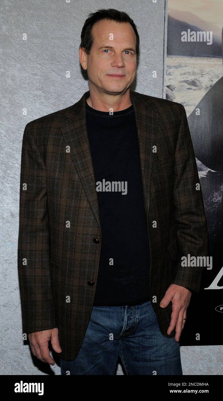 Bill Paxton, a cast member in the HBO series "Big Love," poses at the Season 5 premiere in Los Angeles, Wednesday, Jan. 12, 2011. (AP Photo/Chris Pizzello) Stockfoto