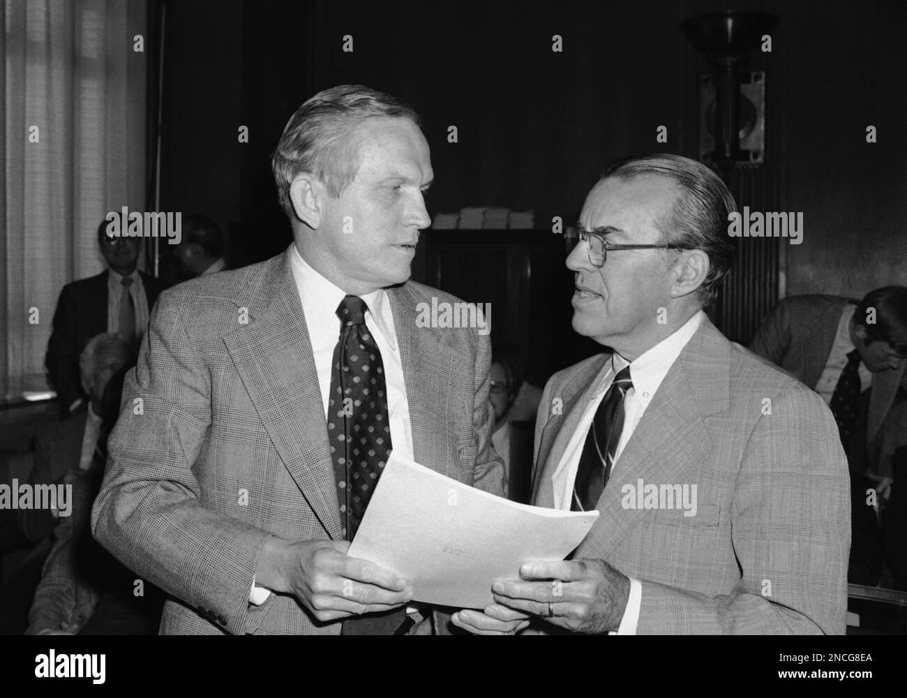 Frank Borman, left, president of Eastern Airlines, and Edward Carlson