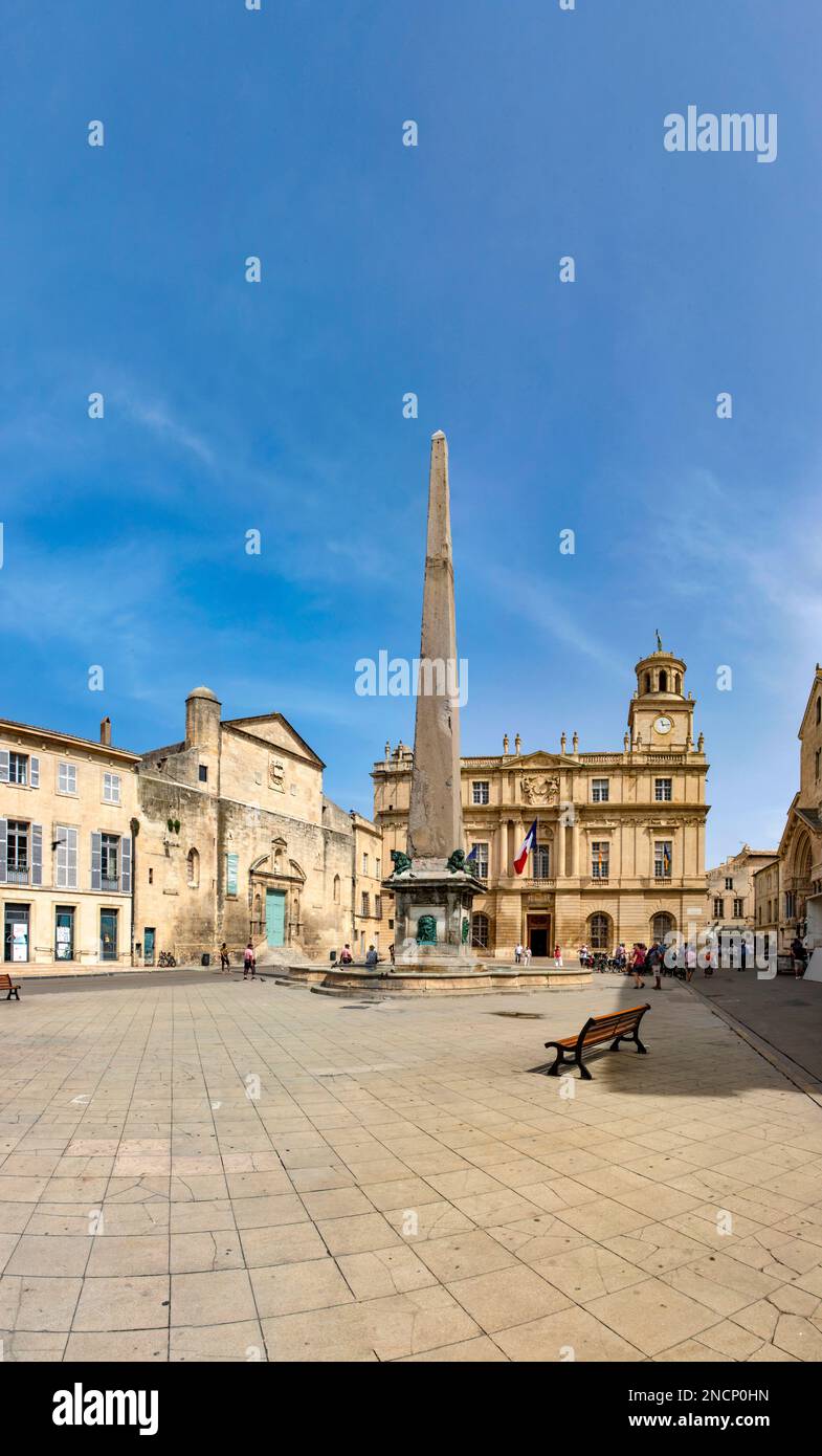 Place de la Republique, Obélisque d’Arles, Cryptoportiques de Arles, Eglise Sainte-Anne Stockfoto
