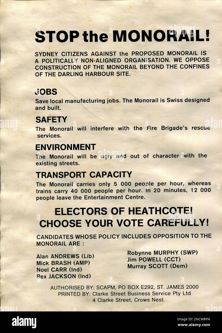 Die Sydney Monorail war ein kleines öffentliches Verkehrssystem, das von 1988 bis 2013 auf einer 3,6 km langen, erhöhten, durchgehenden Rundbahn in Betrieb war. Sydney Citizens Against the Proposed Monorail (SCAPM) wurde im Dezember 1985 gegründet und mit einer Kombination hochkarätiger Australier gegen den Bau der Eisenbahnstrecke protestierten und Lobbyarbeit leisteten. Dies war eine Broschüre oder ein Handout, das für SCAPM gedruckt wurde und sich an Wähler in der Heathcoat Wählerschaft von Sydney, Australien, richtete Stockfoto