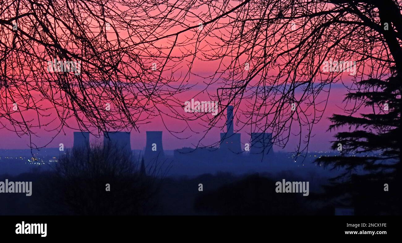 Landmark SSE Thermal.Fiddlers Ferry, geschlossen, stillgelegt Kohlekraftwerk, Warrington, Cheshire, jetzt ein Peel NRE-Standort Stockfoto