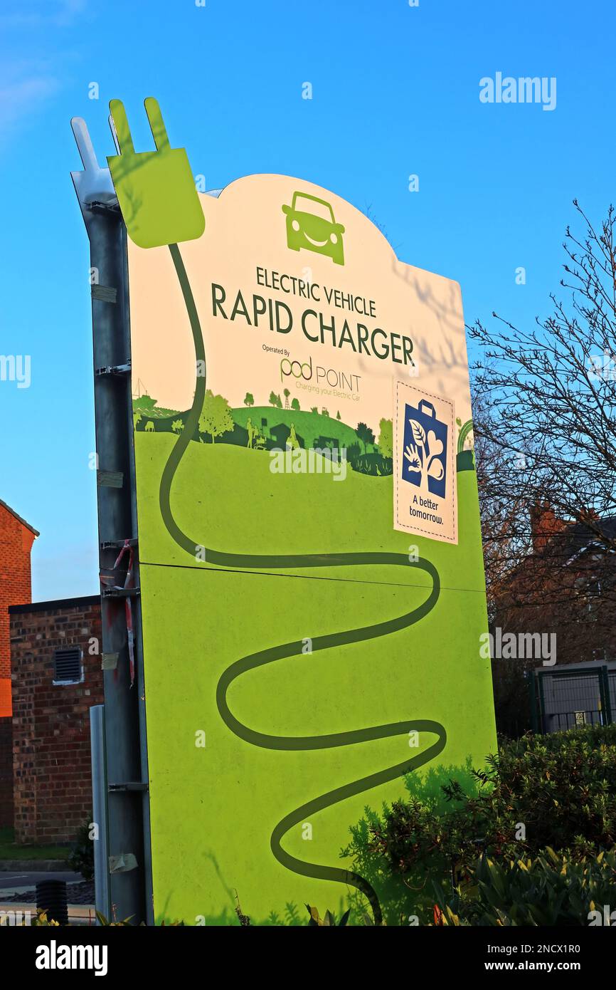 LIDL Warrington, Podpoint EV, Schnellladestationen, Parkmöglichkeiten in der Fennel Street, Warrington, Cheshire, England, Großbritannien, WA1 2PA Stockfoto