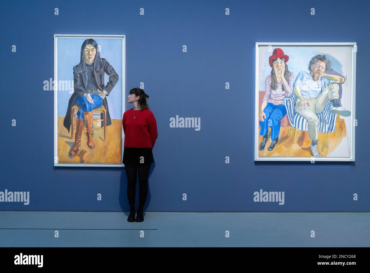 London, Großbritannien. 15. Februar 2023 Motiv: Alice Neel, L-R Ron Kajiwara, 1971, Benny und Mary Ellen Andrews, 1972. In der Barbican Art Gallery der amerikanischen Künstlerin Alice Neel (1900-1984) Hot Off the Griddle, der bisher größten Ausstellung Großbritanniens, deren lebendige Porträts den sich wandelnden sozialen und politischen Kontext des amerikanischen 20. Jahrhunderts einfangen, könnt ihr euch einen Vorgeschmack auf die Ausstellung verschaffen. Die Ausstellung findet vom 16. Februar bis zum 21. Mai 2023 statt. Kredit: amer Ghazzal/Alamy Live News Stockfoto