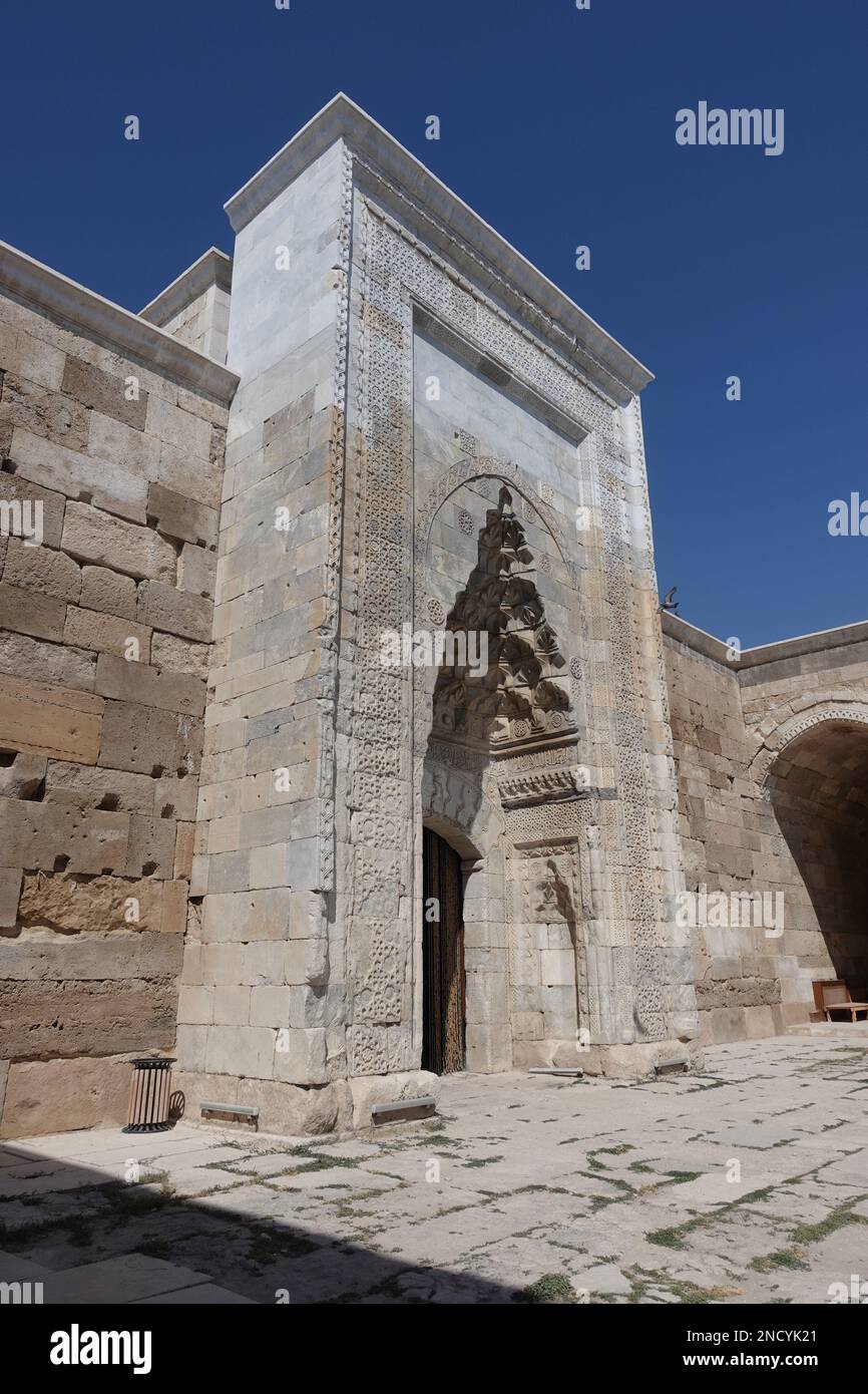 Innerhalb des Eingangstors von Sultanhani Caravanseri Stockfoto