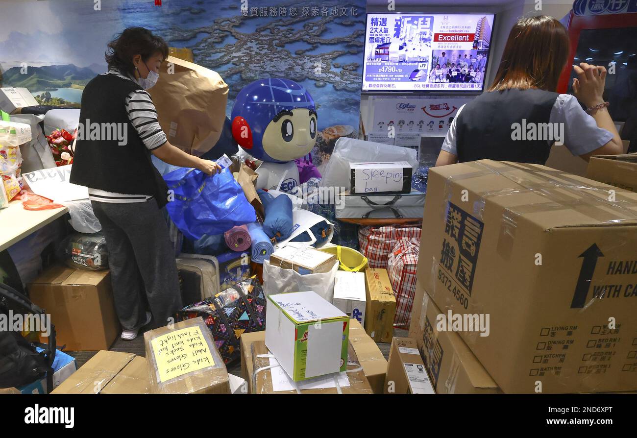 Büro für die Sammlung türkischer Hilfsgüter, EGL Tours, Causeway Bay. Hongkong hat Waren für die Opfer des Erdbebens in der Türkei gespendet. 11FEB23 SCMP/Dickson Lee Stockfoto