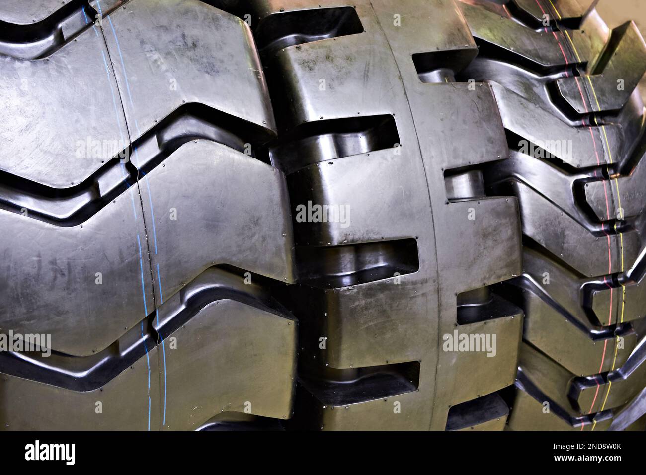 Reifen für den Traktor in Store Stockfoto