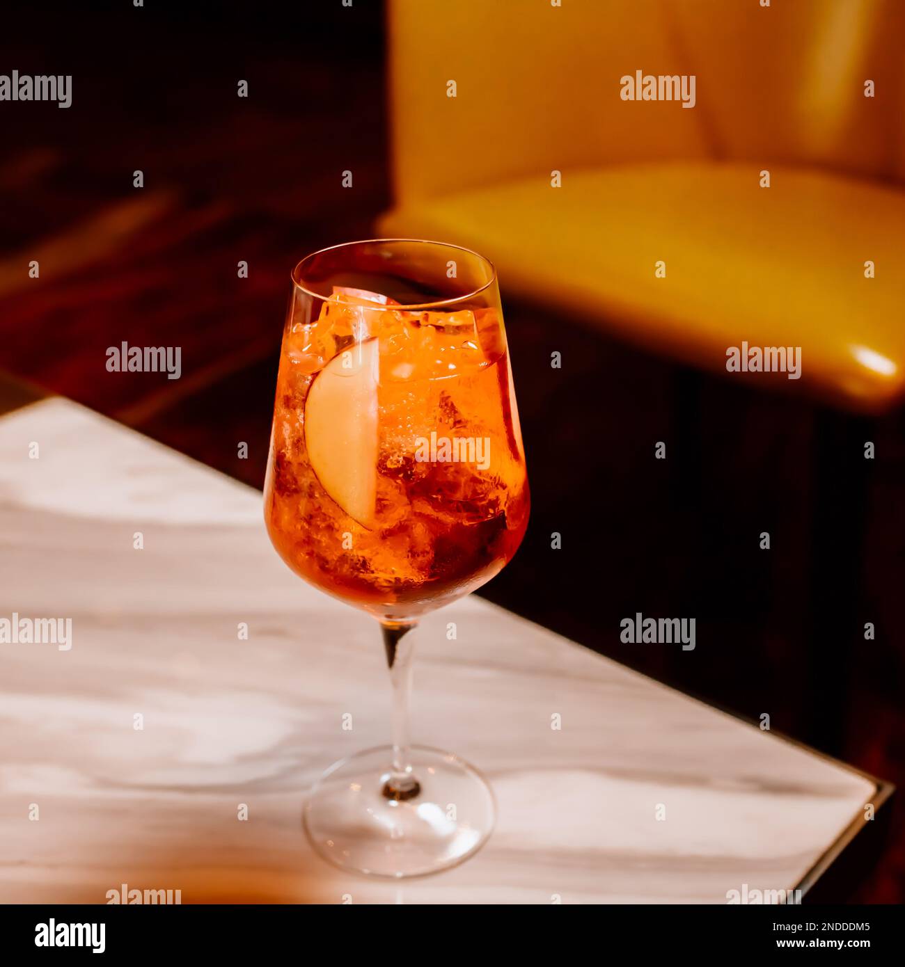 Schne Kostm Aperol Spritz Fotos