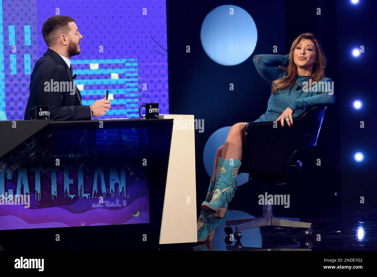 Mailand, Italien. 15. Februar 2023. Mailand, TV-Show "Tonight is Cattelan", Rai 2 - Alessandro Cattelan, Sabrina Salerno Kredit: Unabhängige Fotoagentur/Alamy Live News Stockfoto