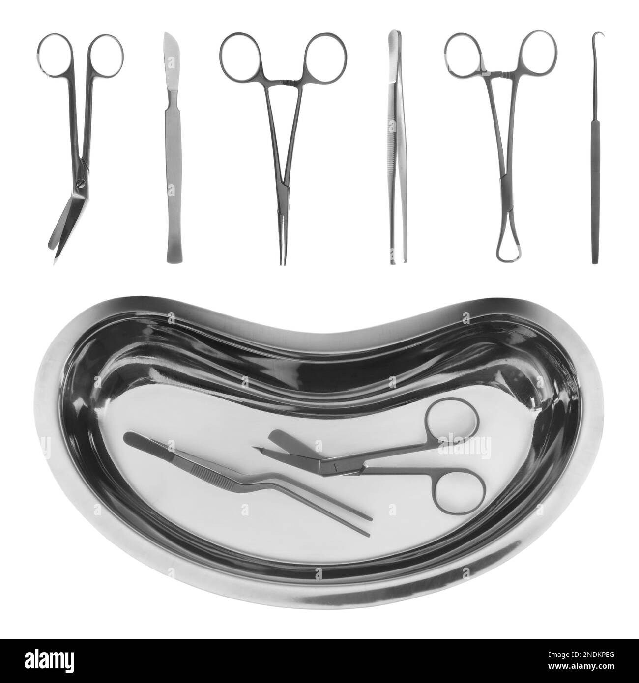 Set mit verschiedenen chirurgischen Instrumenten auf weißem Hintergrund Stockfoto