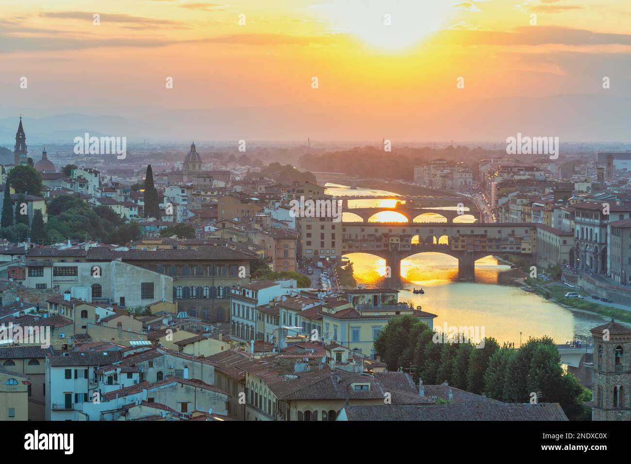 Florenz Italien, Blick auf die Skyline von Ponte Vecchio und den Arno, Toskana Italien Stockfoto