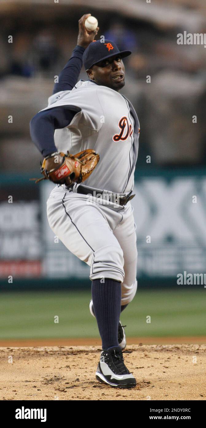 Detroit Tigers starting pitcher Dontrelle Willis works against the Los Angeles Angels during the first inning of a baseball game in Anaheim, Calif., Monday, April 19, 2010. (AP Photo/Lori Shepler) Stockfoto