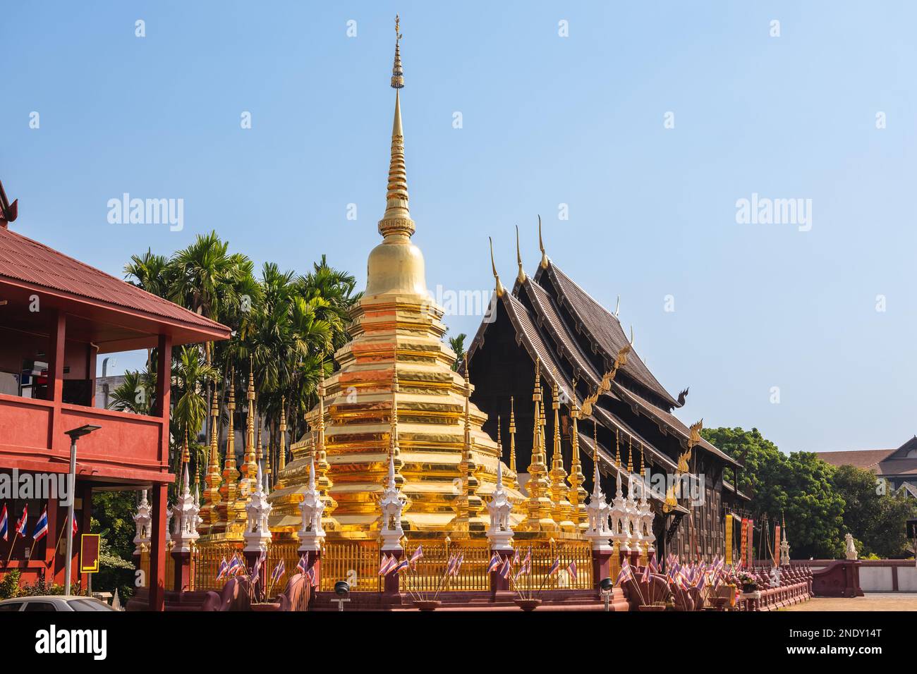 Wat Phan Tao, mit Teakholzhalle, in Chiang Mai, Thailand Stockfoto