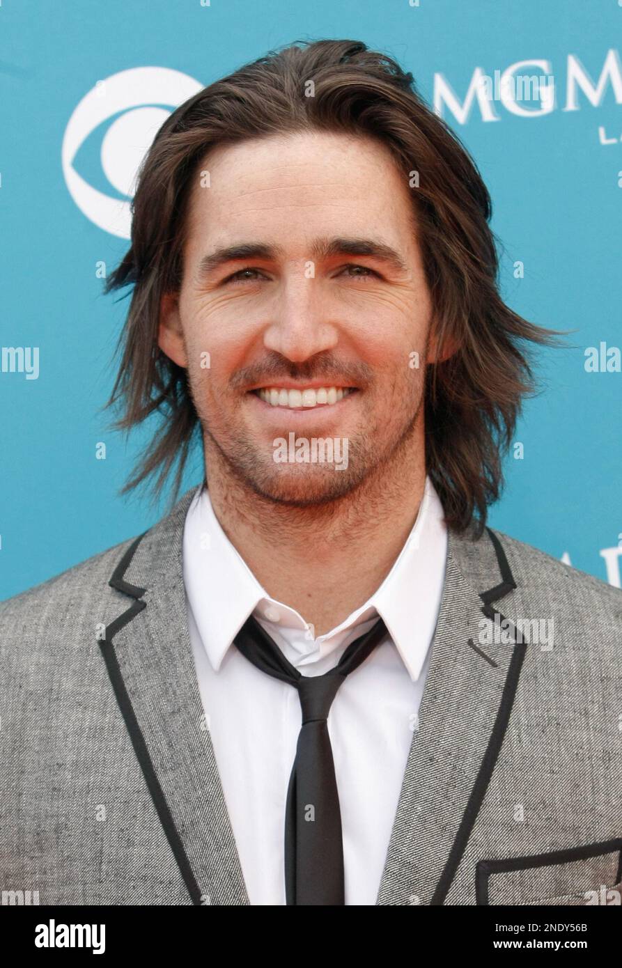 Jake Owen arrives at the 45th Annual Academy of Country Music Awards in Las Vegas on Sunday, April 18, 2010. (AP Photo/Dan Steinberg) Stockfoto