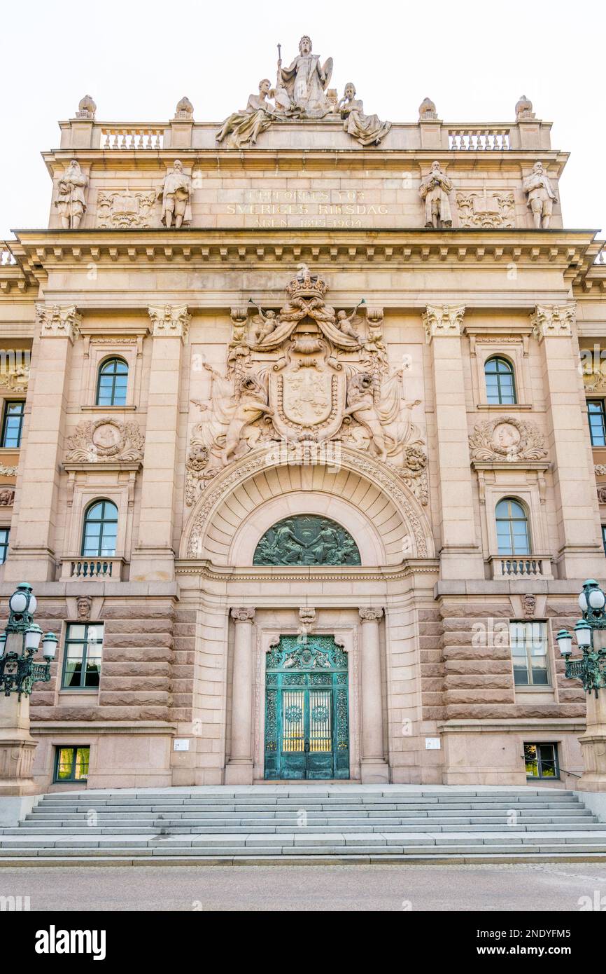 Detailansicht der Eingangstür zum Parlamentsgebäude, Schwedisch: Riksdagshuset, der Sitz des schwedischen parlaments, Schwedisch: Riksdag. Stockholm in Schweden Stockfoto