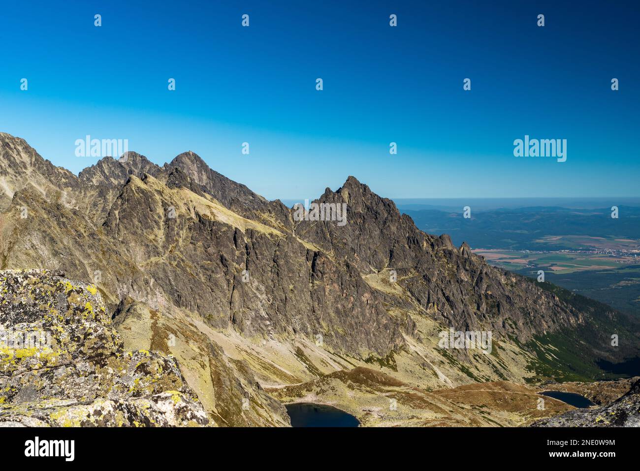 Velka Studena Dolina Tal mit Gipfeln in der Hohen Tatra in der Slowakei an einem herrlichen Tag mit klarem Himmel Stockfoto