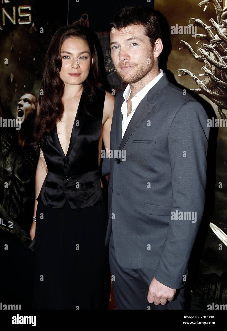 Cast members Sam Worthington, right, and Alexa Davalos pose together at the premiere of "Clash of the Titans" in Los Angeles on Wednesday, March 31, 2010. (AP Photo/Matt Sayles) Stockfoto