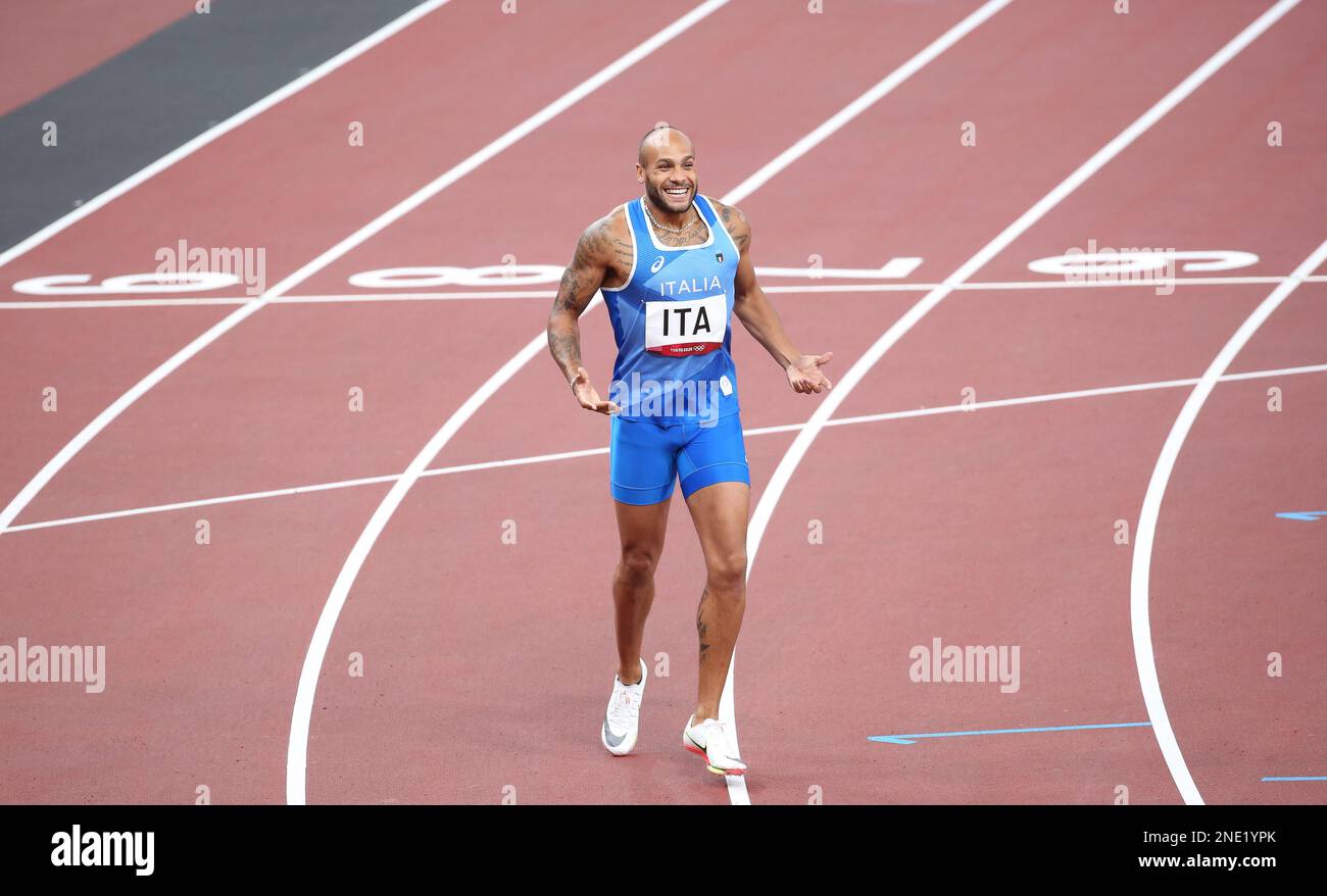 06. AUGUST 2021 – Tokio, Japan: Marcell JACOBS aus Italien reagiert auf den Gewinn der Goldmedaille im Athletics 4 x 100m Relay Final der Herren bei den Olympischen Spielen 2020 in Tokio (Foto: Mickael Chavet/RX) Stockfoto