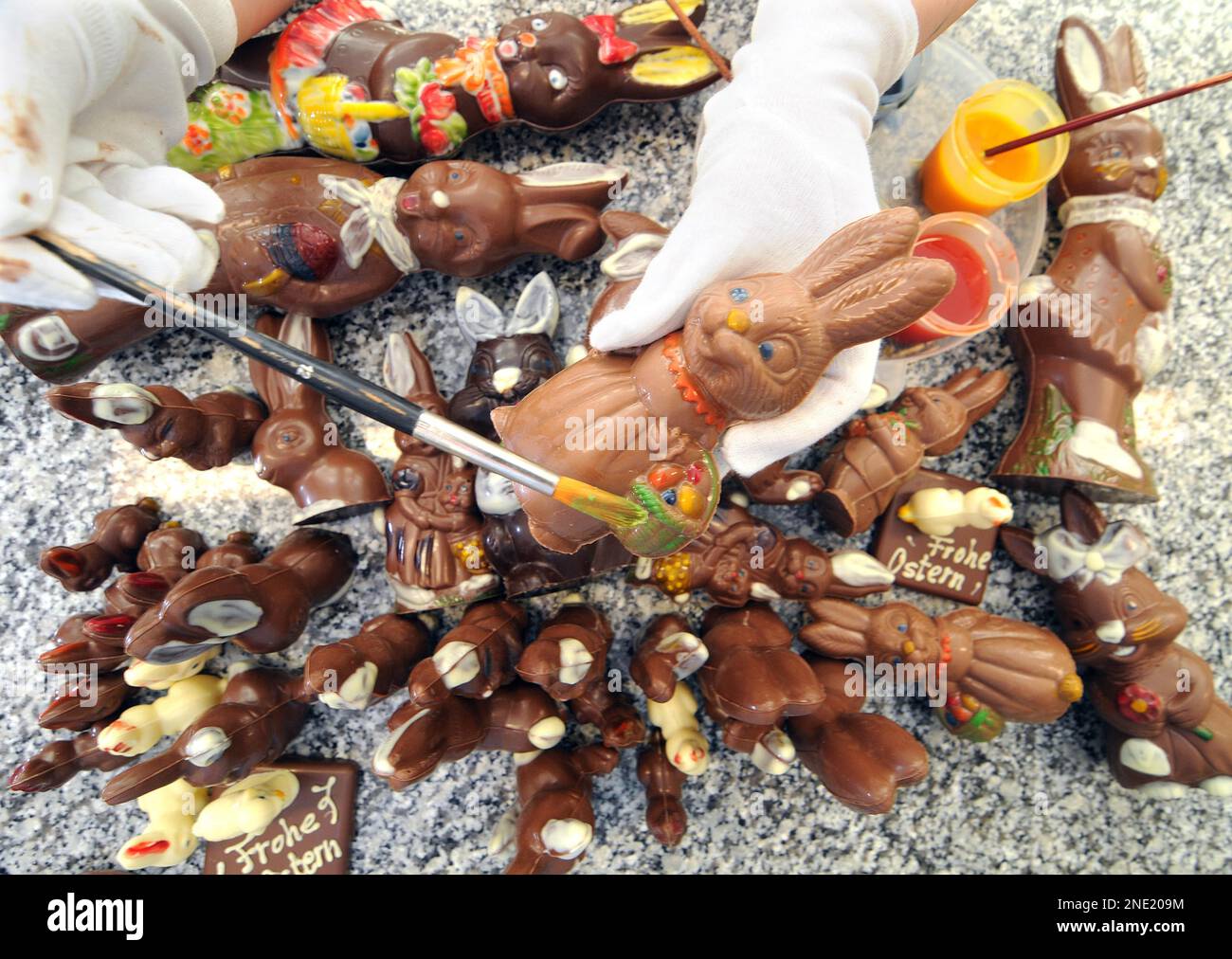ARCHIV In der SchokoladenManufaktur "de Prie" in Rostock werden am
