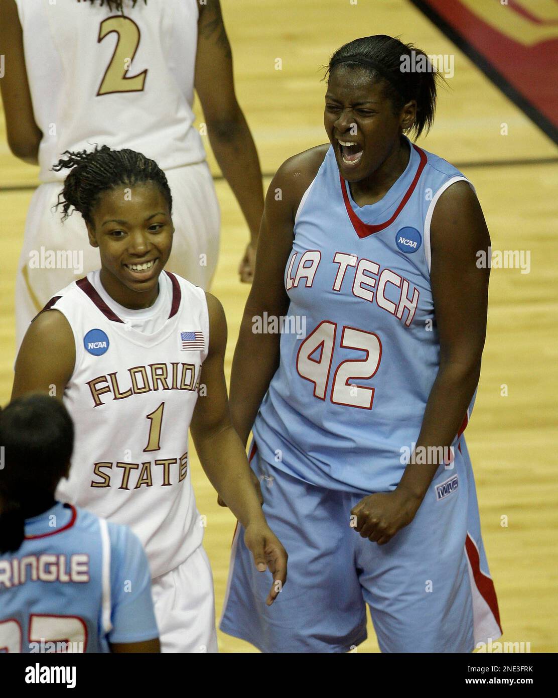 Florida State's Angel Gray, left, and Louisiana Tech's Shanavia Dowdell during an NCAA college basketball game, Saturday, March 20, 2010, in Tallahassee, Fla.(AP Photo/Phil Coale) Stockfoto