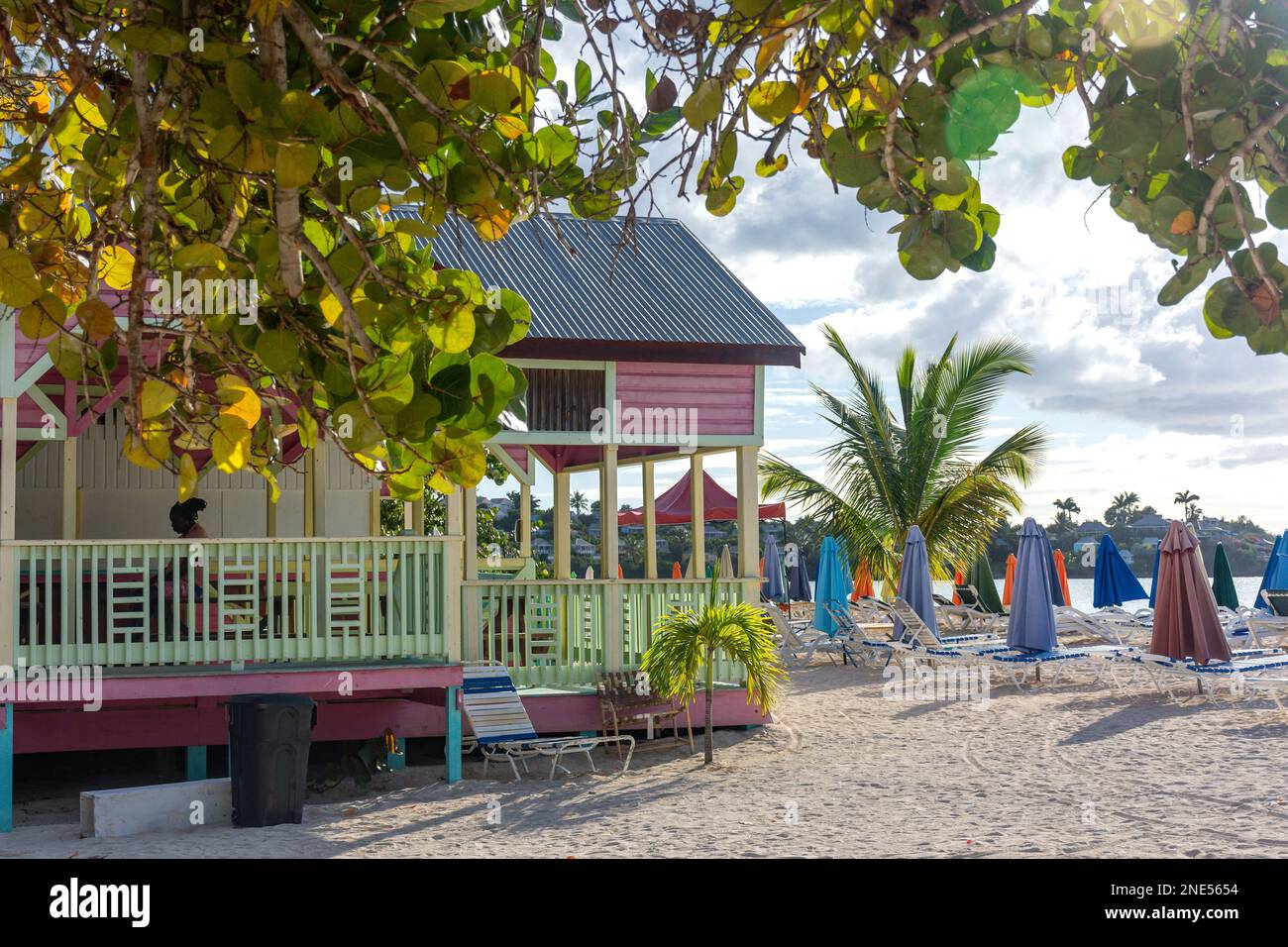 Valley Church Beach bei Sonnenuntergang, St. Marys, Antigua, Antigua und Barbuda, kleine Antillen, Karibik Stockfoto