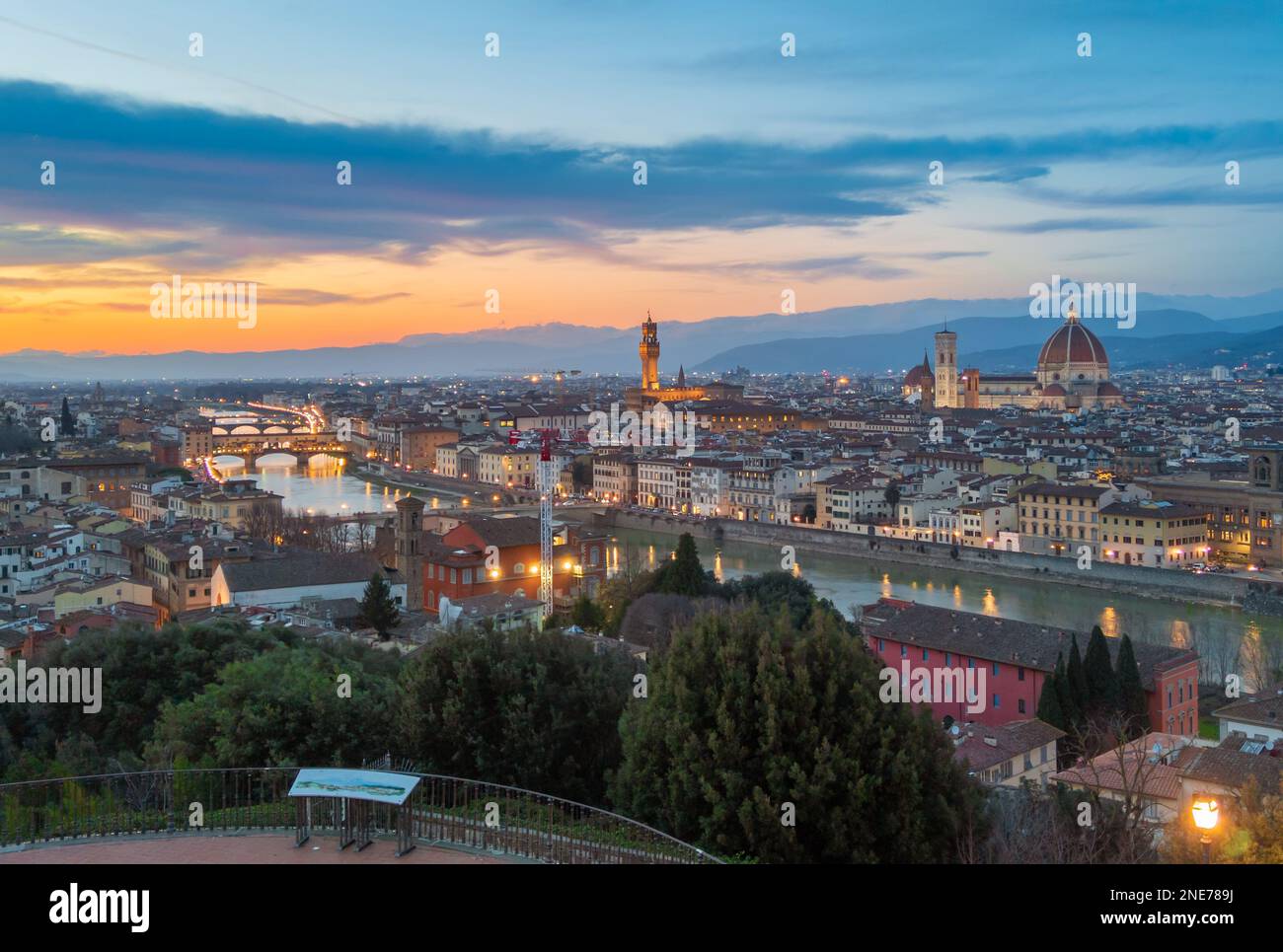 Firenze (Italien) - ein Blick auf das künstlerische historische Zentrum von Florenz, der Hauptstadt der Renaissancekultur und der Toskana, mit Ponte Vecchio, Boboli Stockfoto