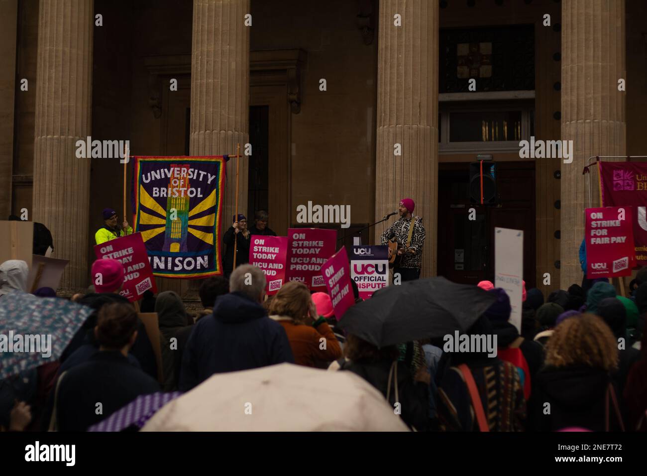 Bristol, Großbritannien. 16. Februar 2023. Union of Colleges and Universities versammeln sich vor den Victoria Rooms in Clifton, Bristol. Kredit: J.B. Coll/Alamy Live News Stockfoto