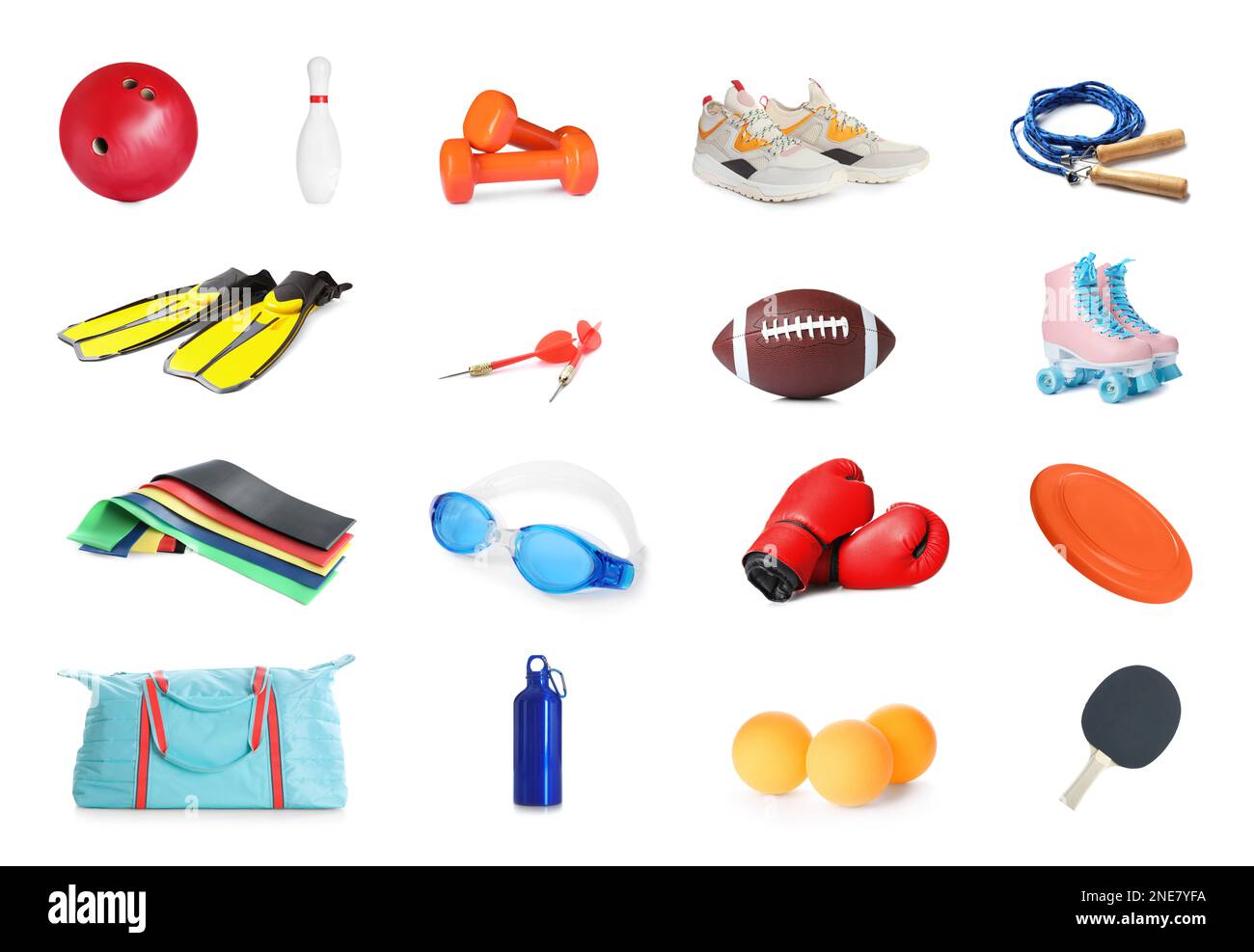 Set mit verschiedenen Sportwerkzeugen auf weißem Hintergrund Stockfoto